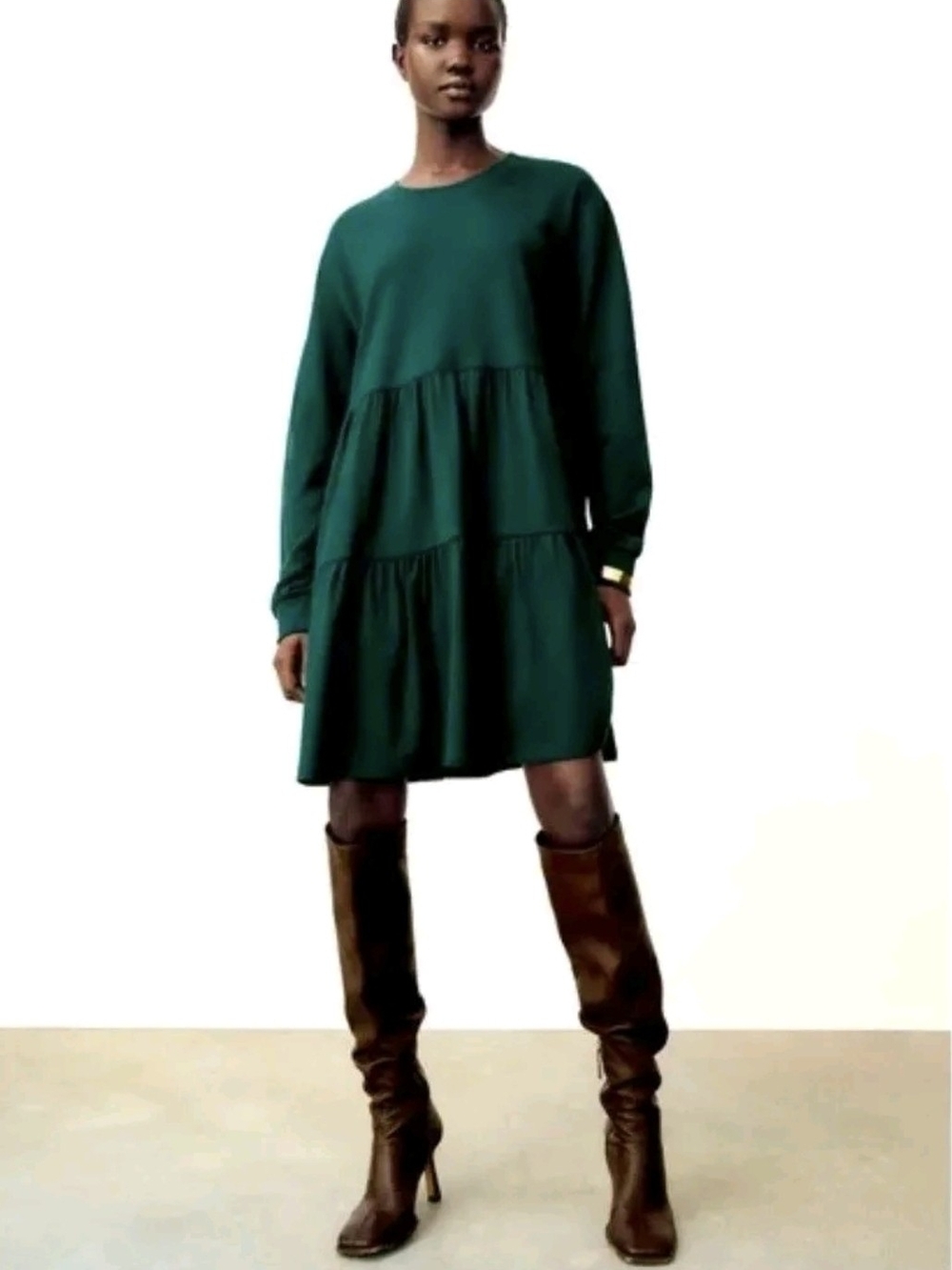 GUC! ZARA HUNTER GREEN SHORT TIERED DRESS. Size Medium